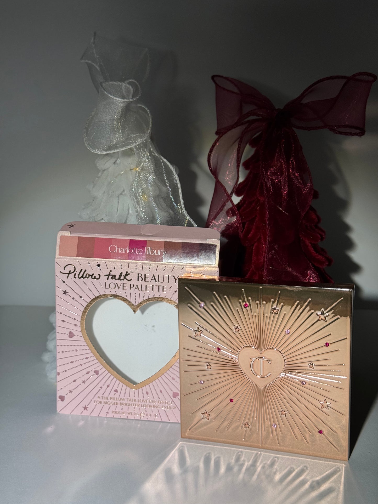 CHARLOTTE TILBURY PILLOW TALK BEAUTYVERSE LOVE PALETTE
LIMITED EDITION EYESHADOW PALETTE