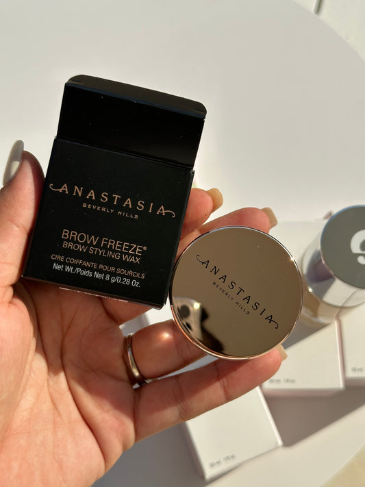 ANASTASIA BEVERLY HILLS
BROW FREEZE EXTREME HOLD LAMINATED-LOOK SCULPTING WAX