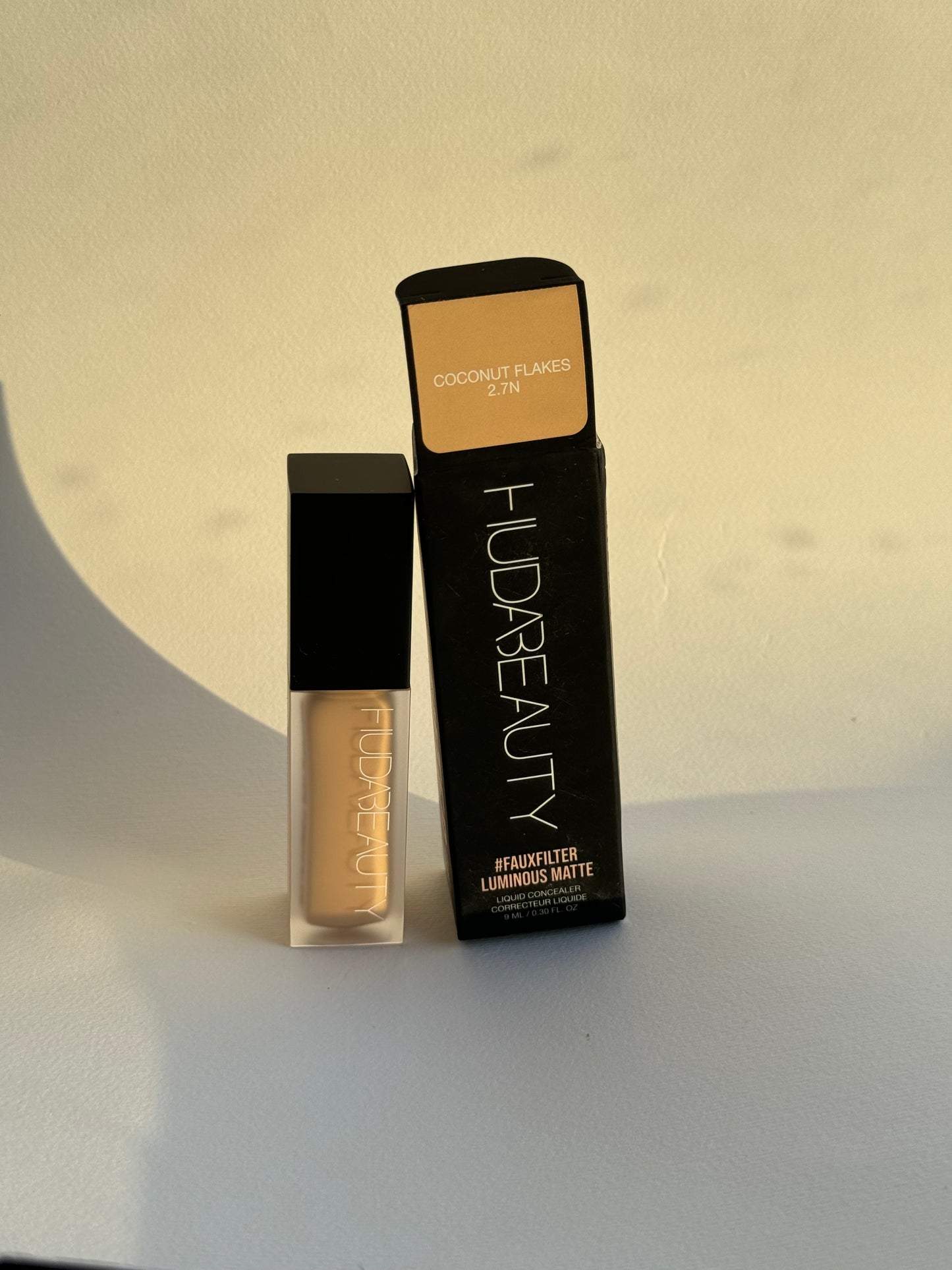 HUDA BEAUTY
#FauxFilter Matte Buildable Coverage Waterproof Concealer