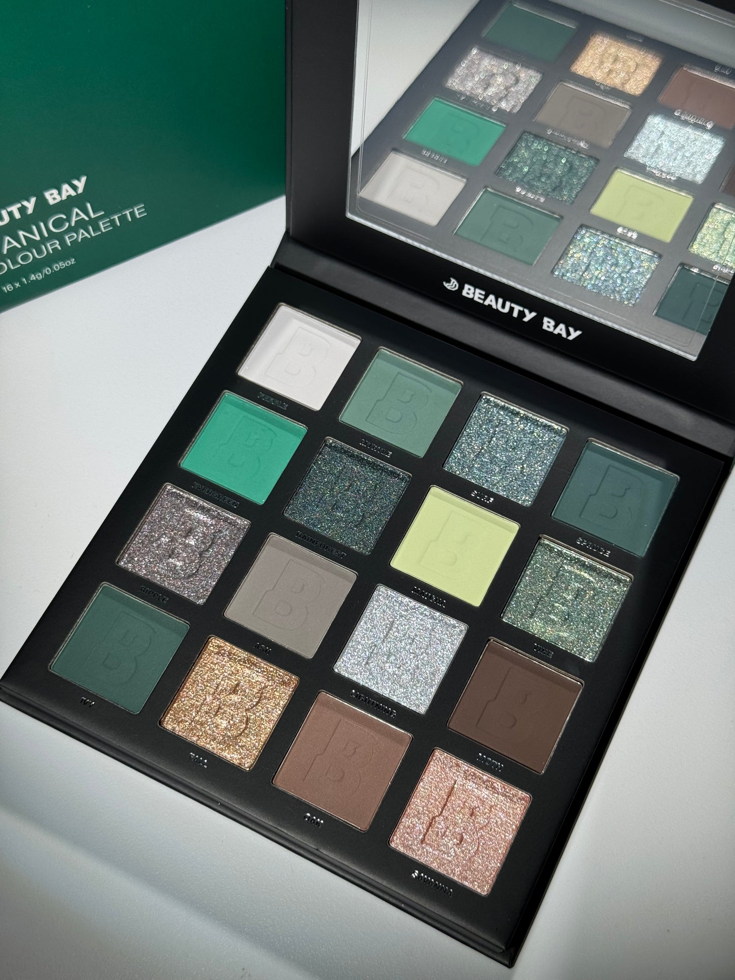 By Beauty Bay
16 Colour Palette