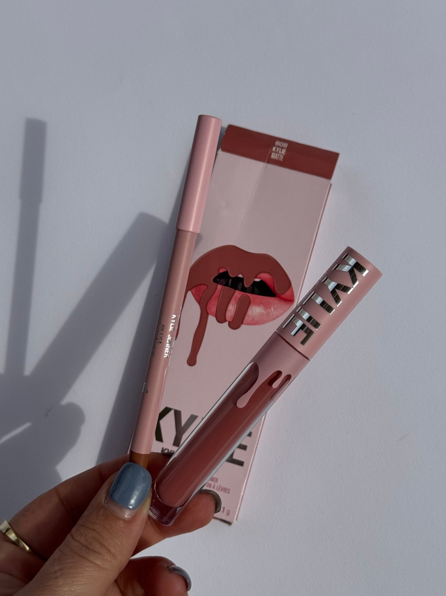 Kylie Jenner
Matte Liquid Lipstick & Lip Liner