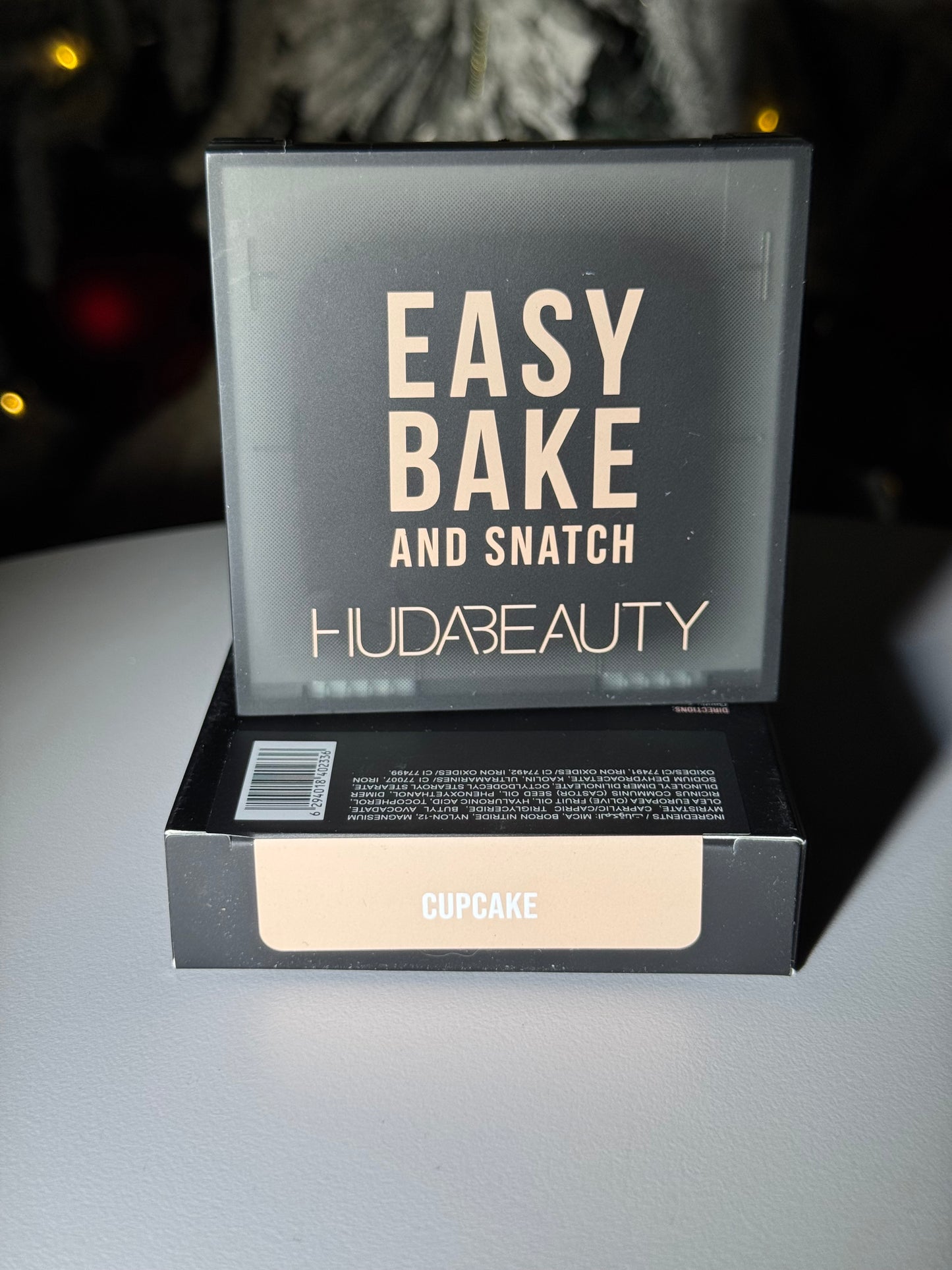 HUDA BEAUTY
Easy Bake and Snatch Pressed Talc-Free Brightening and Setting Powder