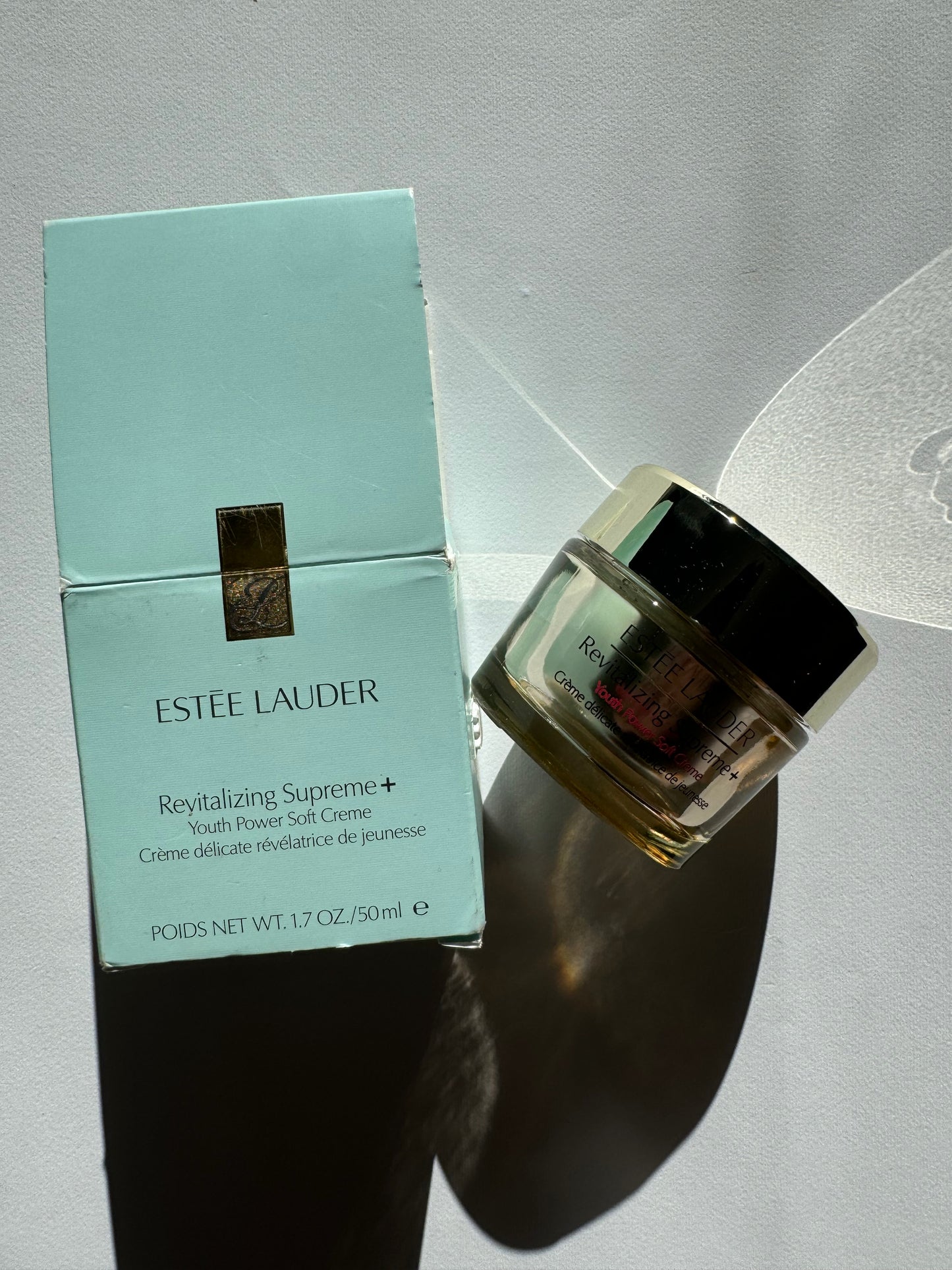 Estee Lauder
Revitalizing Supreme+
Your Power Soft Creme