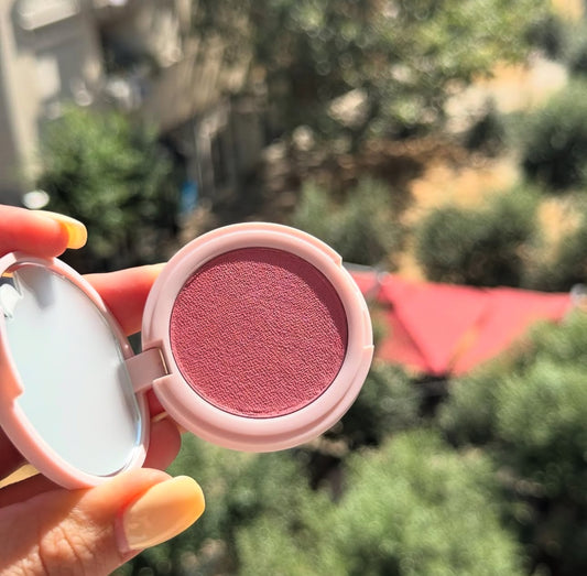 Kylie Jenner
Hybrid Blush Cream & Powder Blush