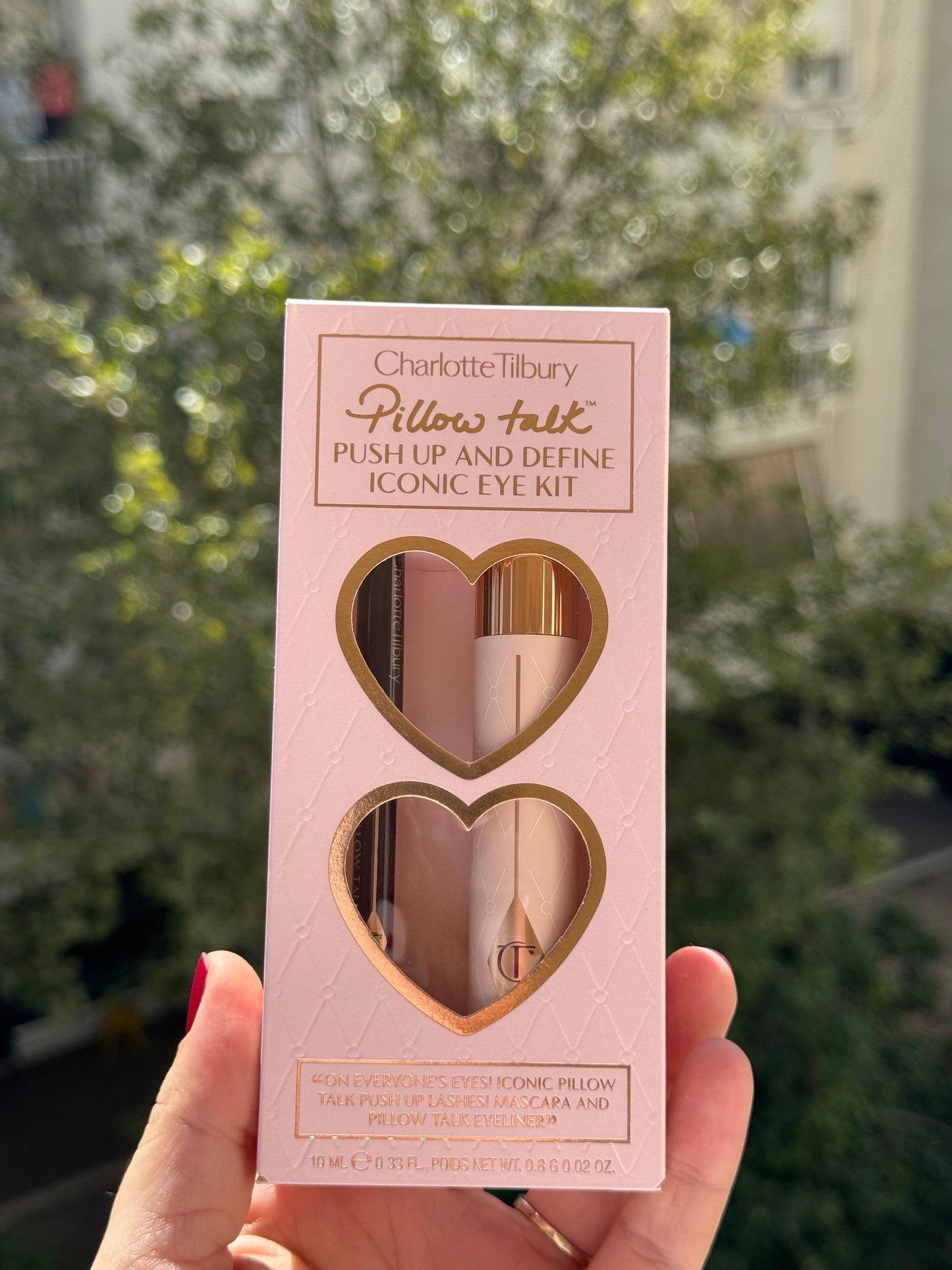 Charlotte Tilbury
Pillow Talk Push Up And Define Iconic Eye Kit
-Full Size Pillow Talk Push Up Lashes Mascara
-Mini Size Pillow Talk Eyeliner