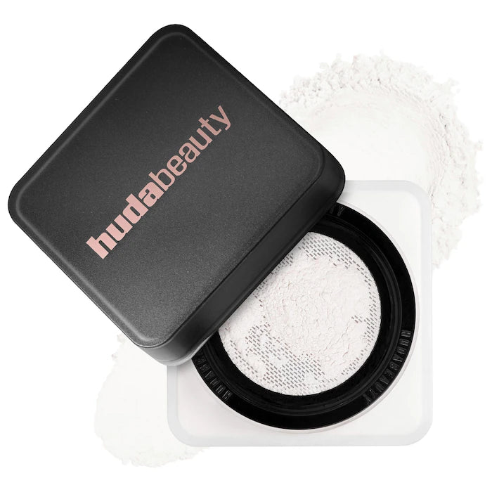 HUDA BEAUTY
Easy Bake Blurring Loose Baking & Setting Powder