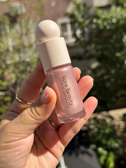 Rare Beauty by Selena Gomez
Positive Light Liquid Luminizer Highlight