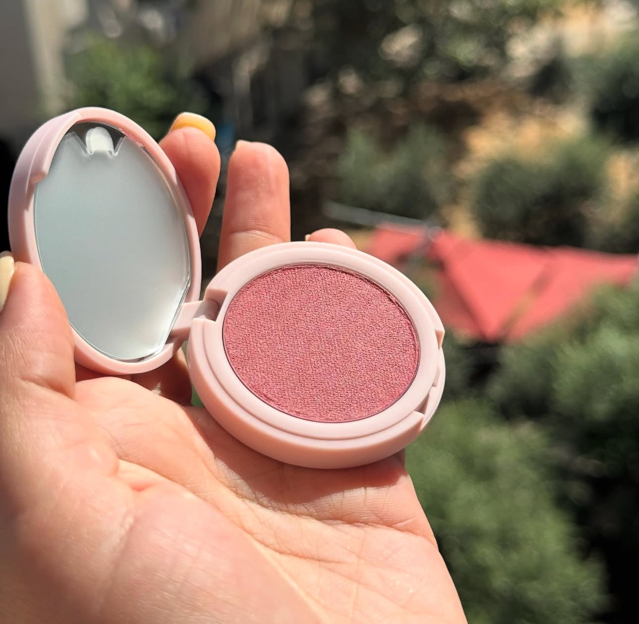 Kylie Jenner
Hybrid Blush Cream & Powder Blush