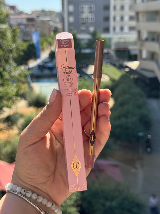Charlotte Tilbury
Lip Cheat Long-Lasting Waterproof Lip Liner