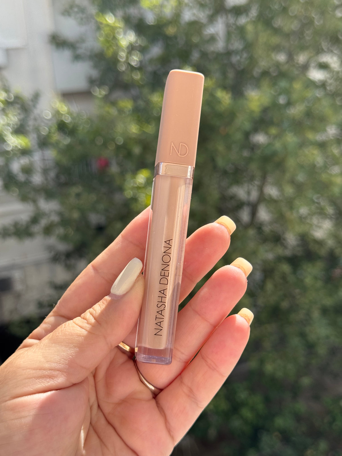 NATASHA DENONA
Hy-Glam Brightening & Hydrating Medium to Full Coverage Crease Proof Serum Concealer