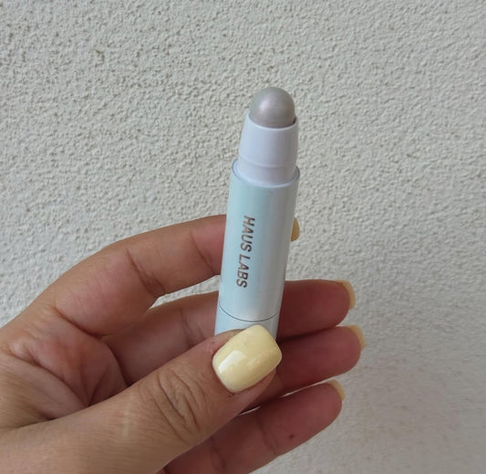 HAUS LABS BY LADY GAGA
Bio-Radiant Glassy Balm Highlighter Stick