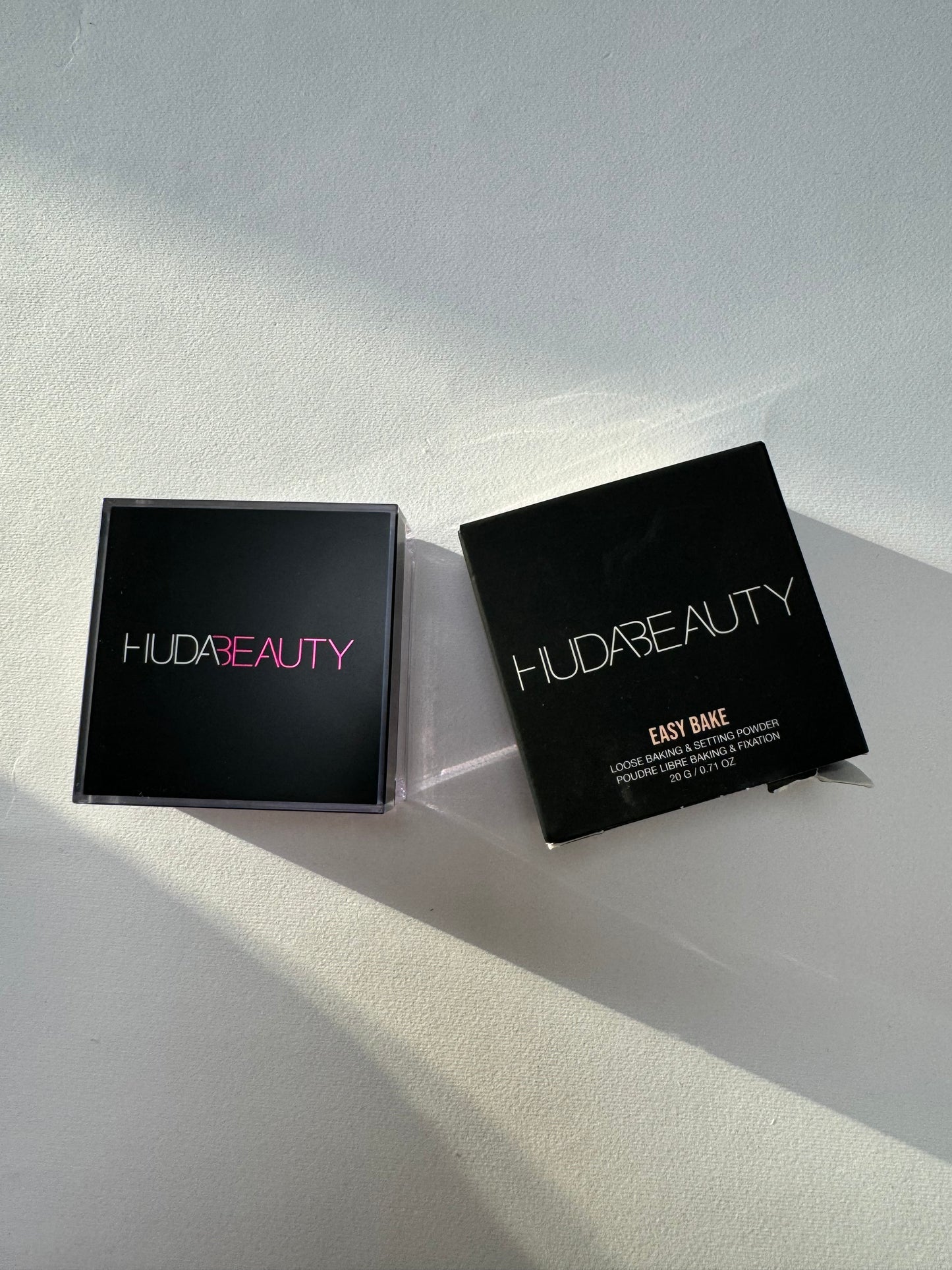 HUDA BEAUTY
Easy Bake Loose Baking & Setting Powder