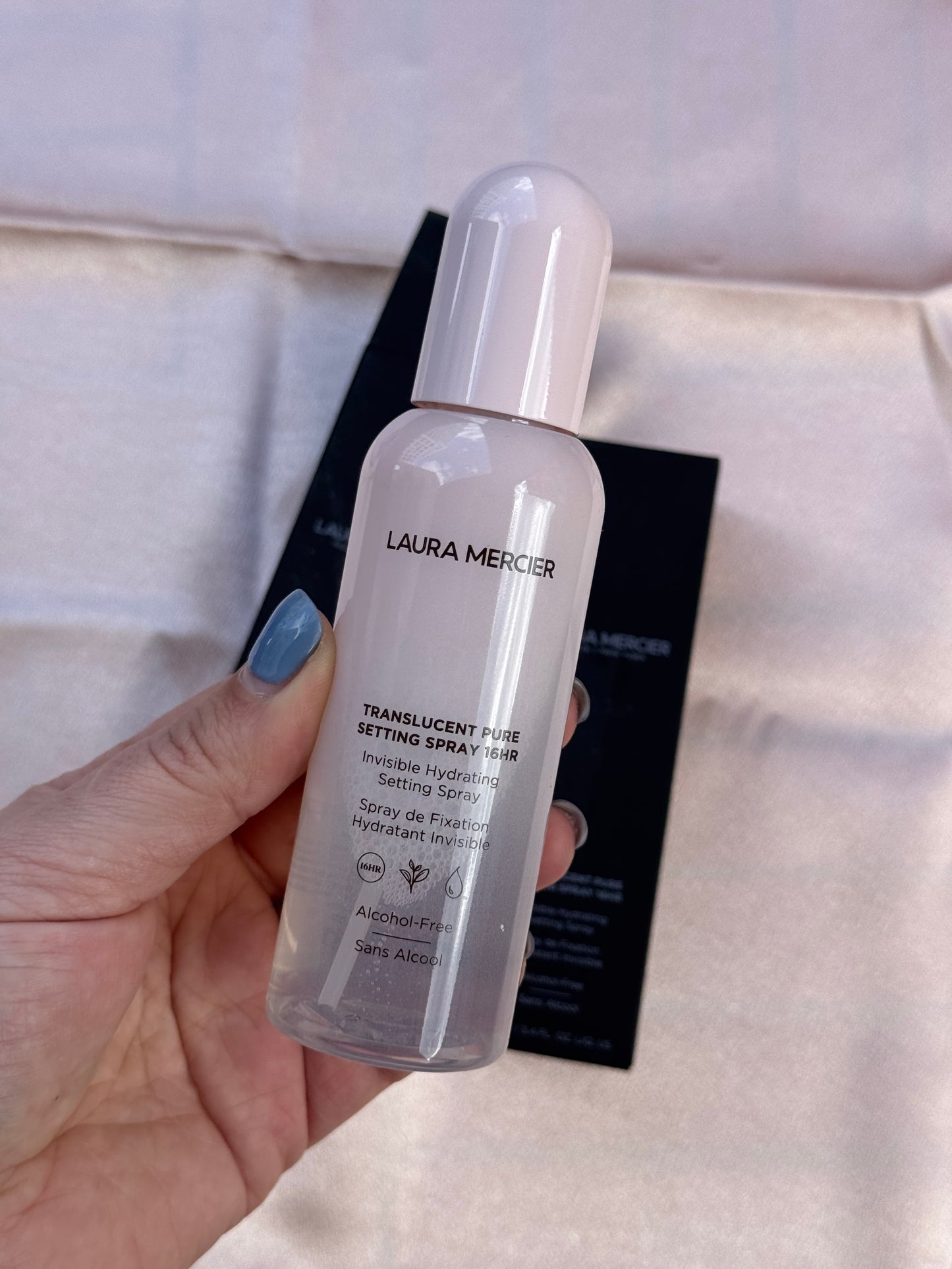 Laura Mercier
Translucent Pure Setting Spray 16HR 100 ml