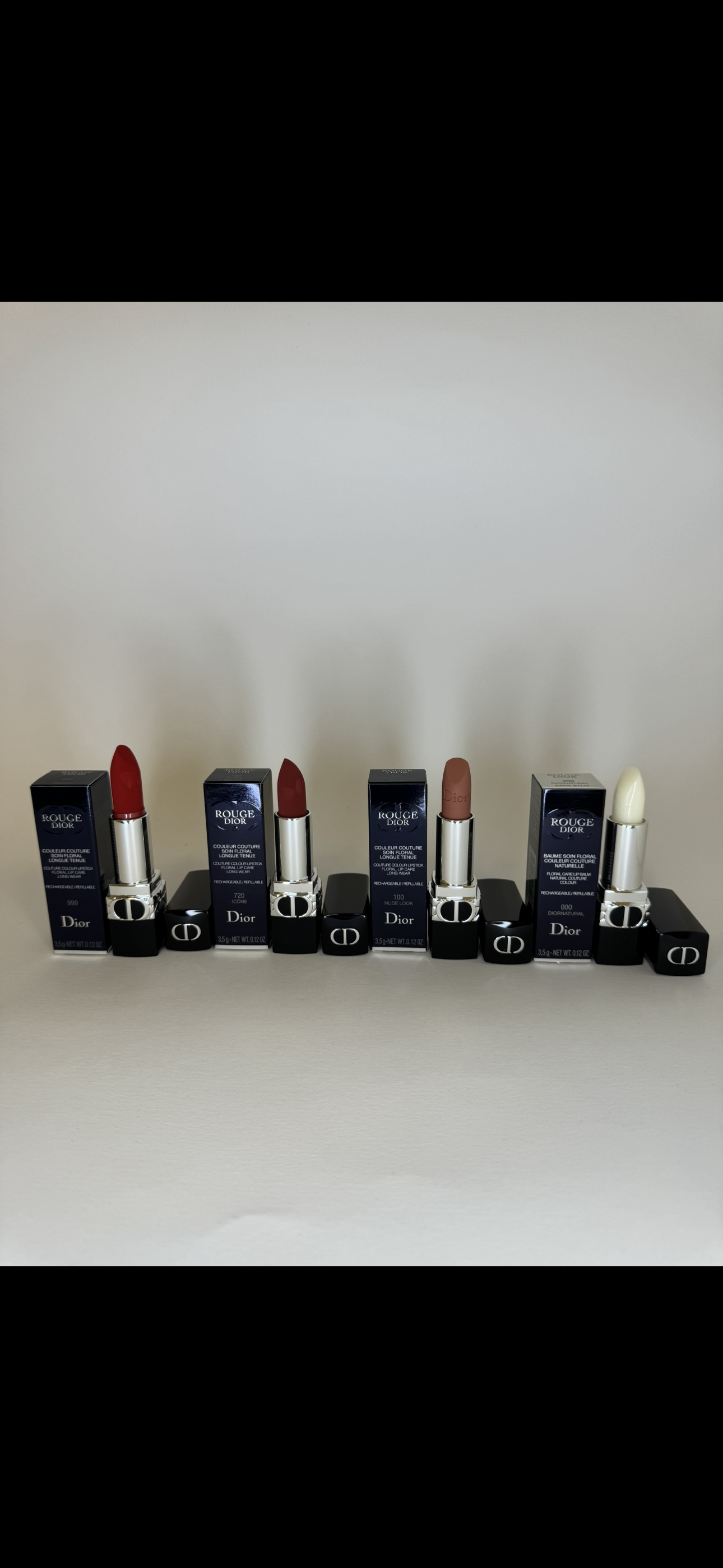 Dior
Deluxe Set Of 4 Couture Colour Lipstick
Shade 999 Velvet & 720 Icone Velvet & 100 Nude Look Matte & 000 Diornatural Satin Balm