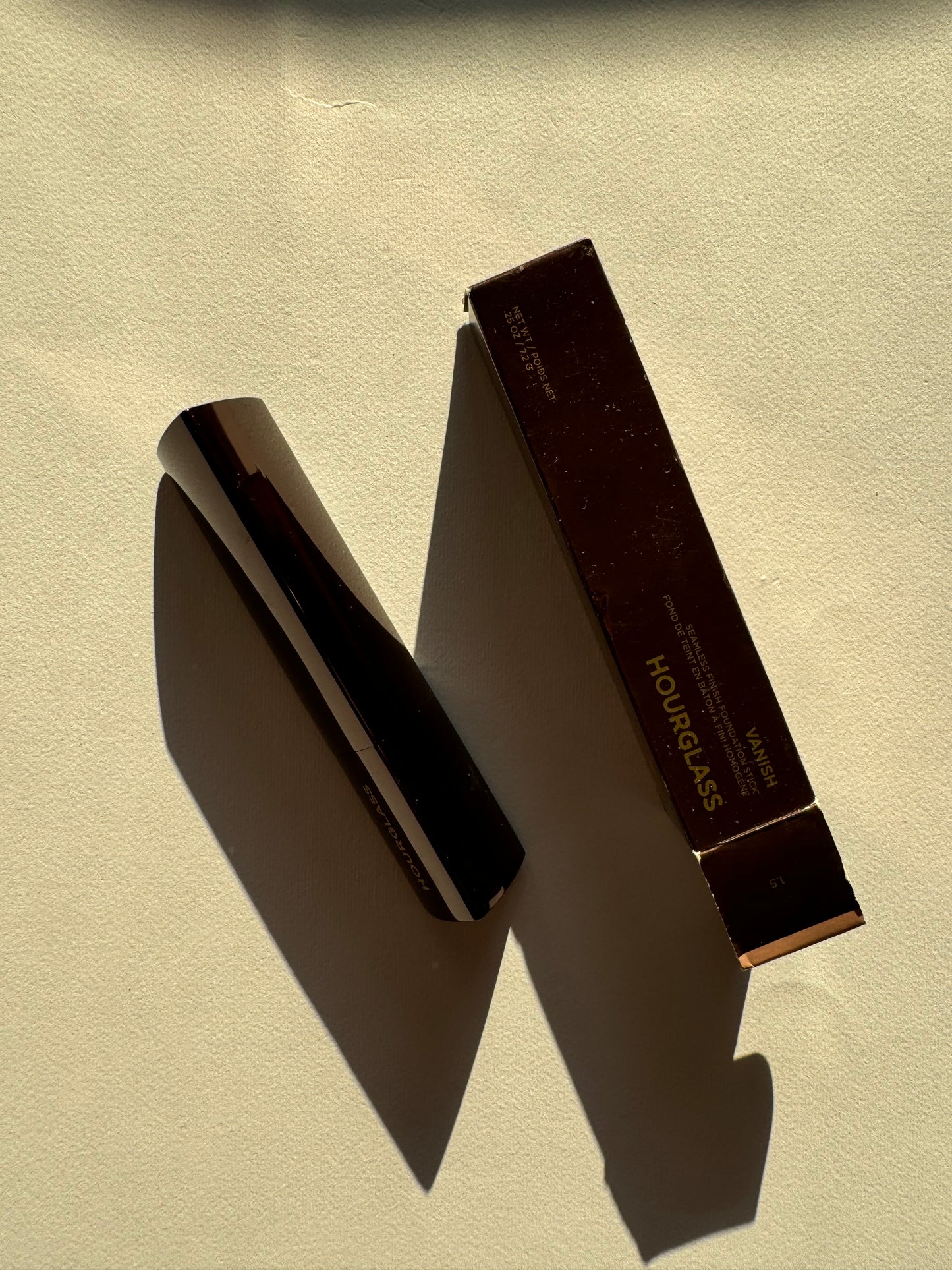 Hourglass
Vanish™ Seamless Finish Foundation Stick