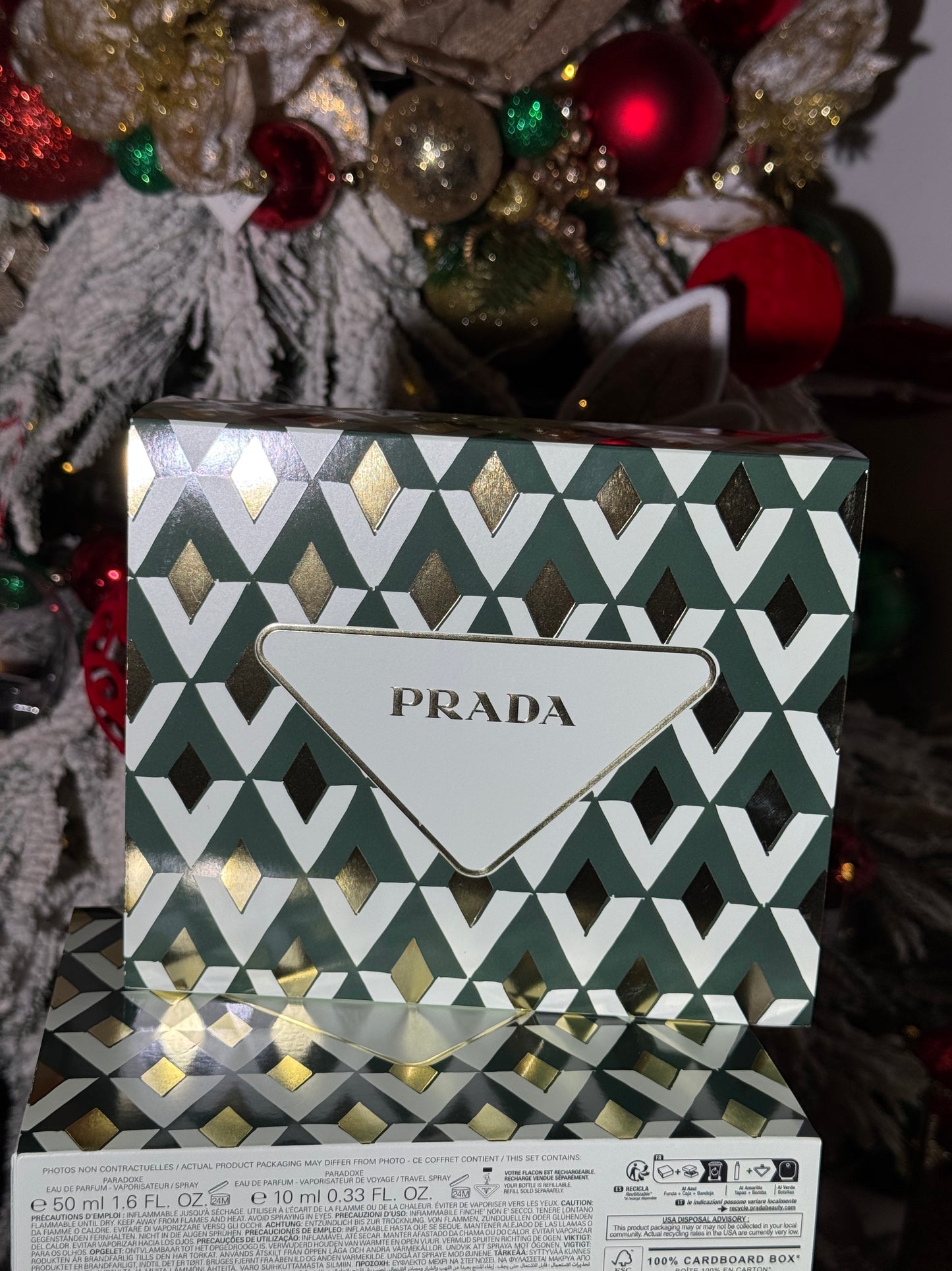 Prada Gift Set
Paradoxe EAU DE PARFUM
50ml+10ml