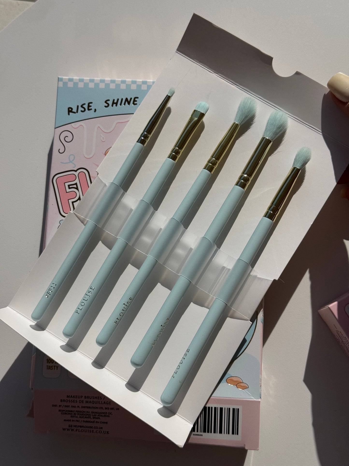 Plouise Flawless Flakes 5-Piece Blue Eye Brush Set