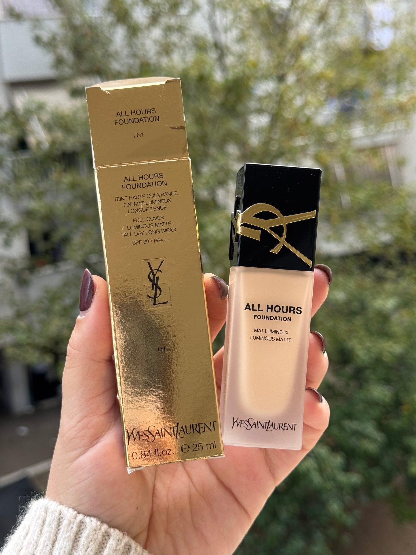 YSL
All Hours Foundation 
Full Cover-Luminous Matte-All Day Longwear SPF39