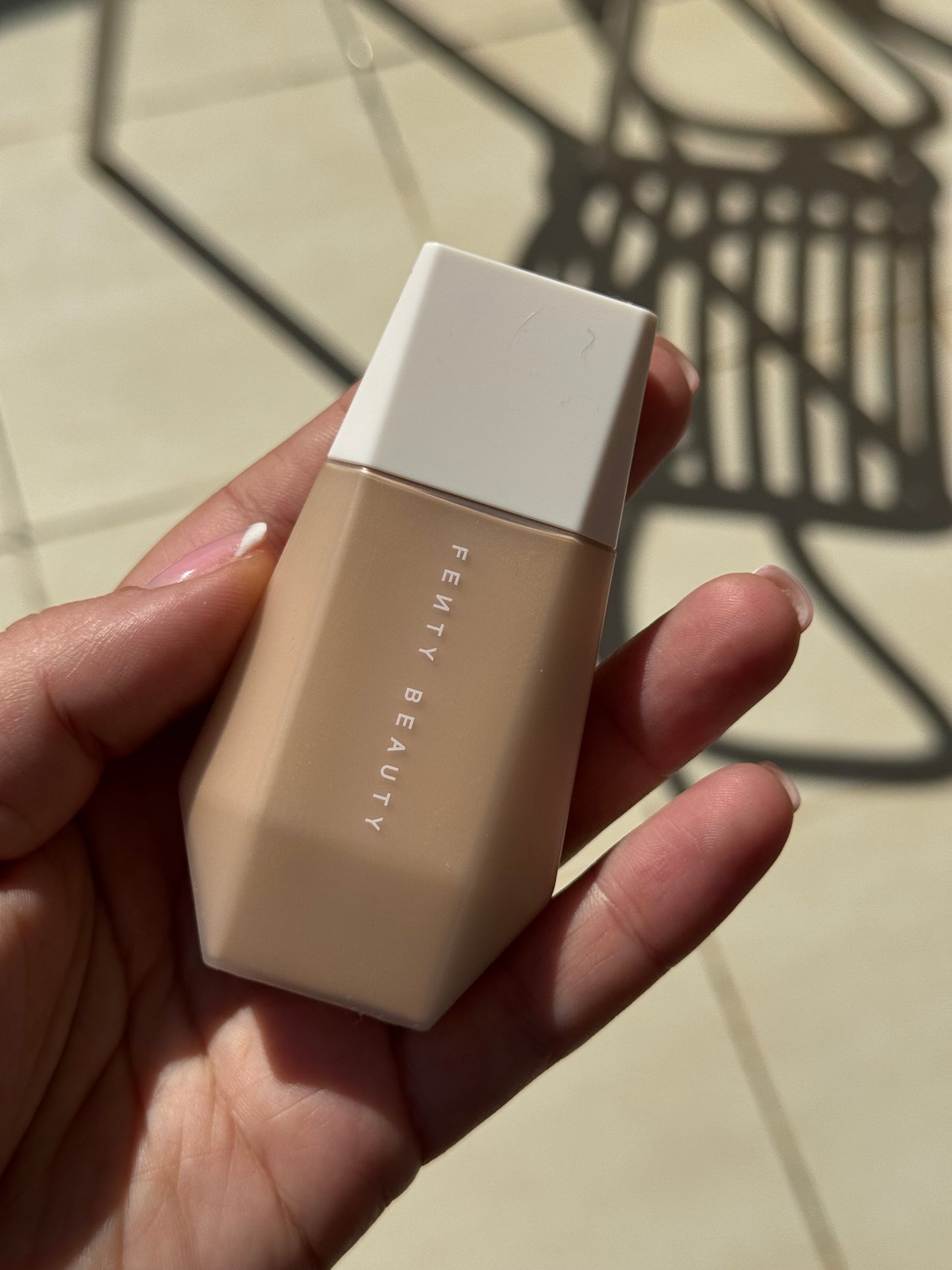 Fenty Beauty by Rihanna
Eaze Drop Blurring Skin Tint