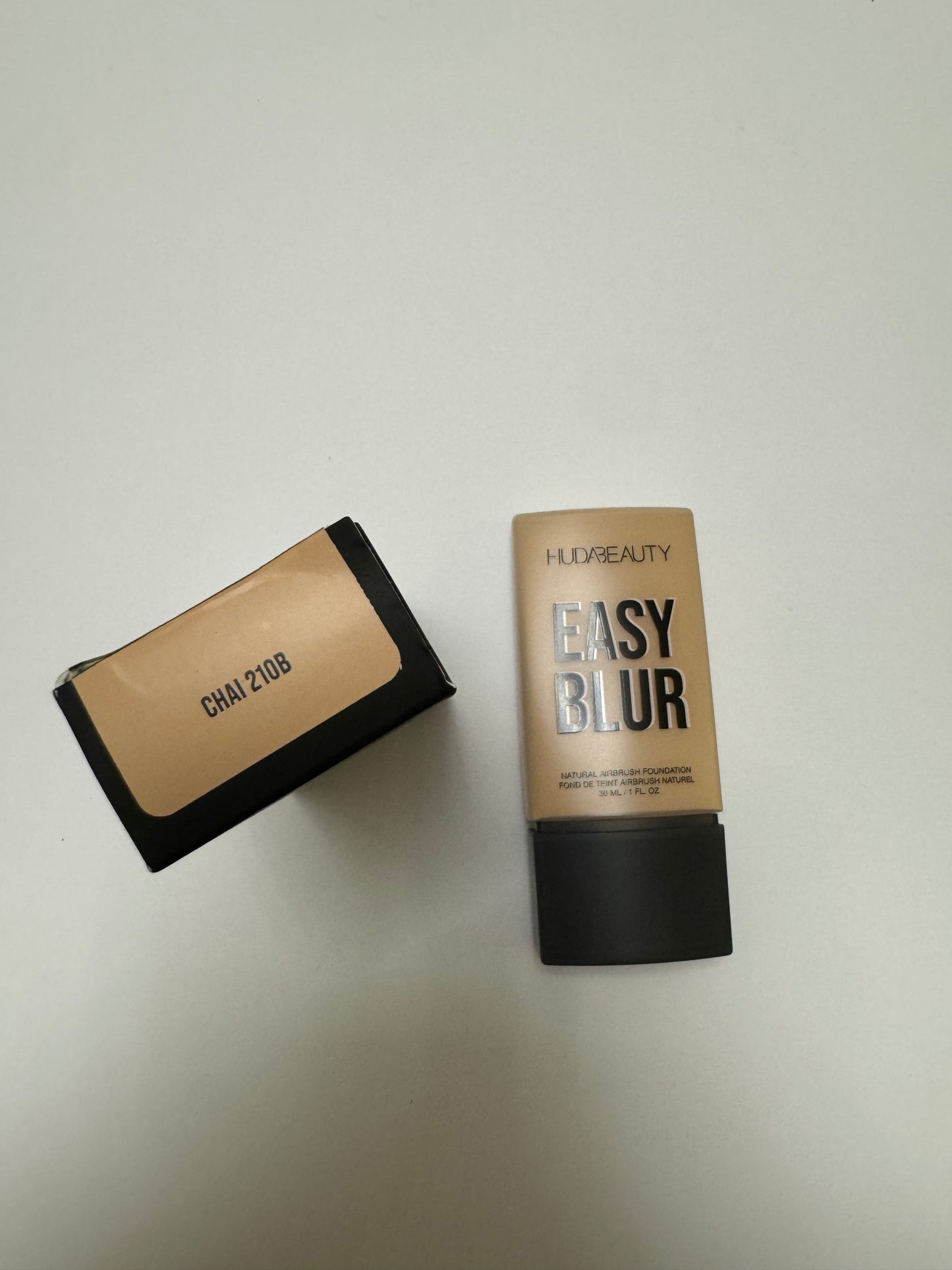 HUDA BEAUTY
Easy Blur Natural Airbrush Foundation with Niacinamide