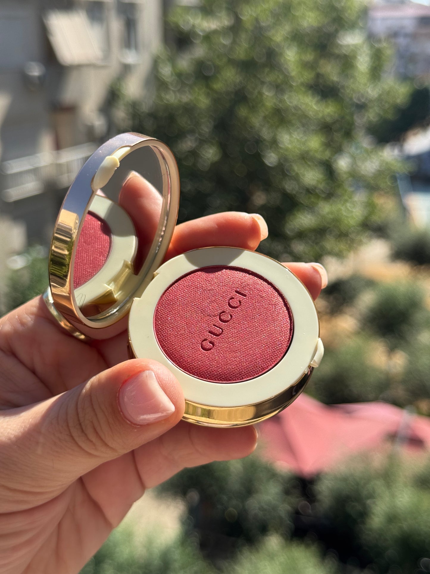 Gucci
Glow Dewy Powder Blush