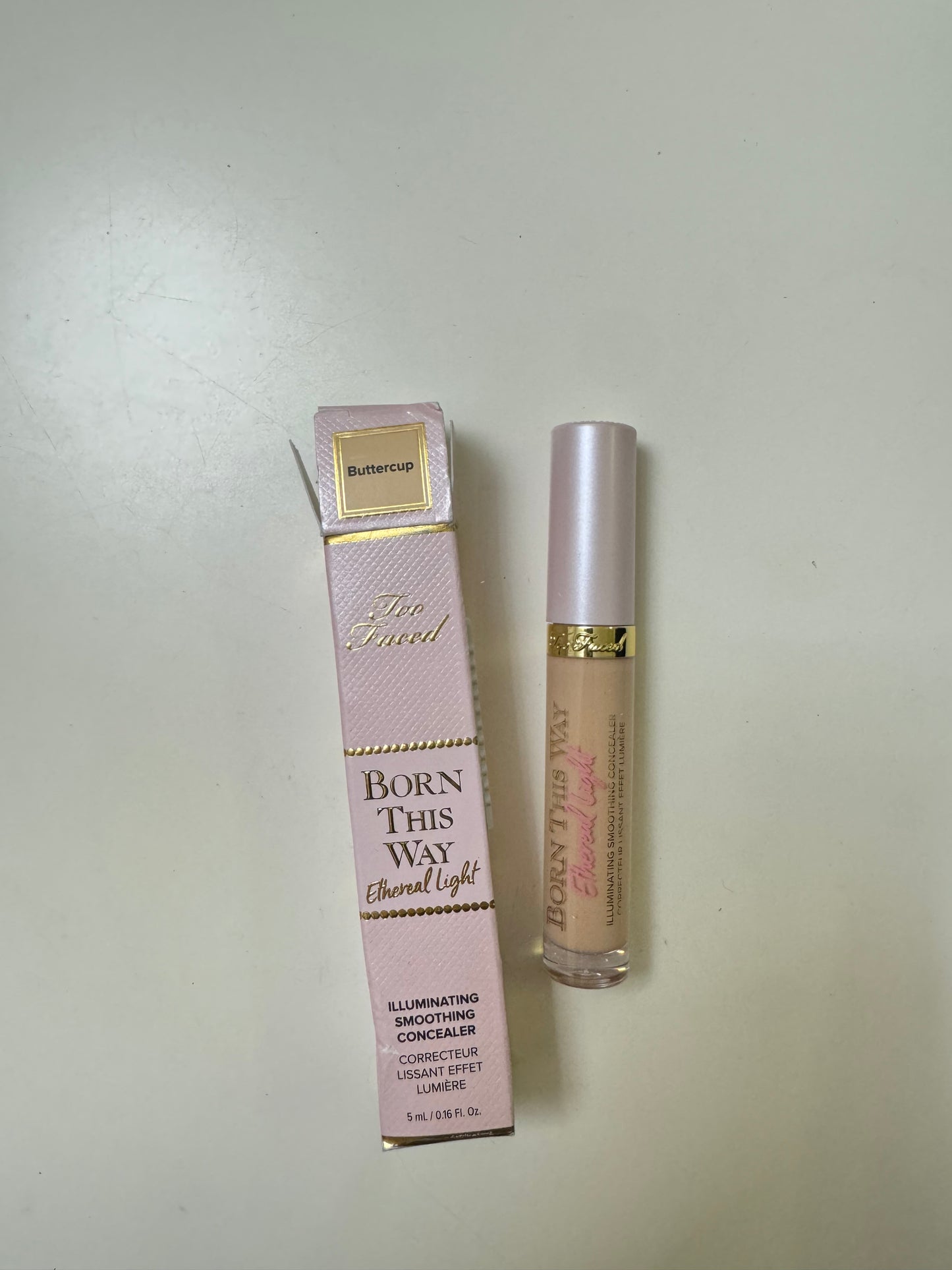 Too Faced
Born This Way Ethereal Light Illuminating Smoothing Concealer