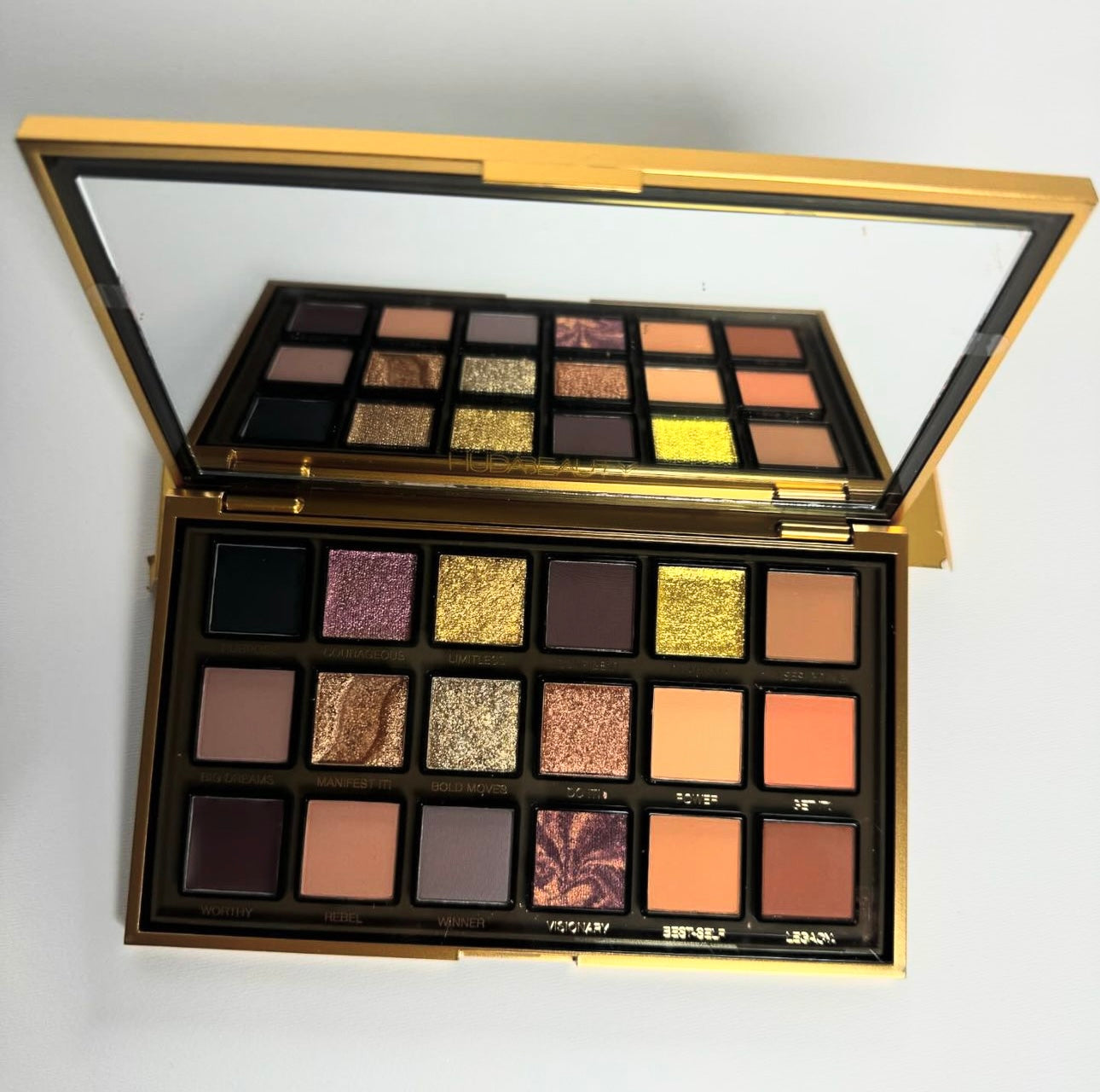 Huda Beauty
EM(POWER)ED 
Eyeshadow Palette