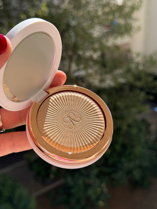 Anastasia Beverly Hills
Glow Seeker Champagne Gold Powder Highlighter