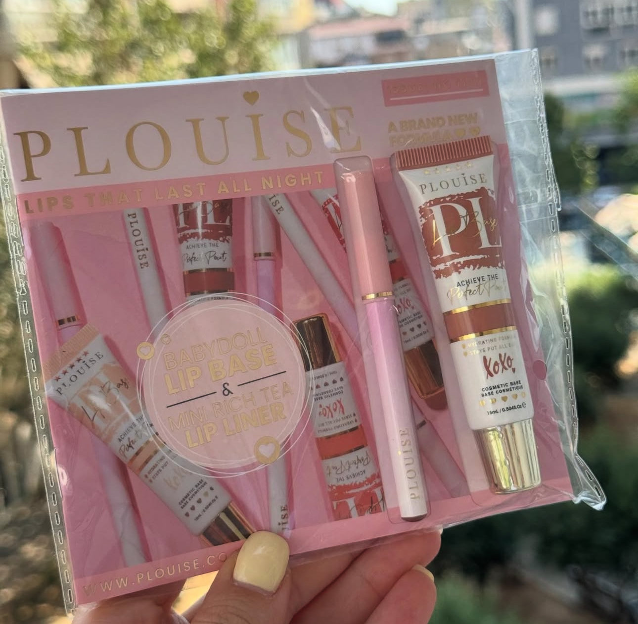 Plouise
Lip Set 
-Lip base shade Babydoll
-Mini lip liner shade Rich Tea