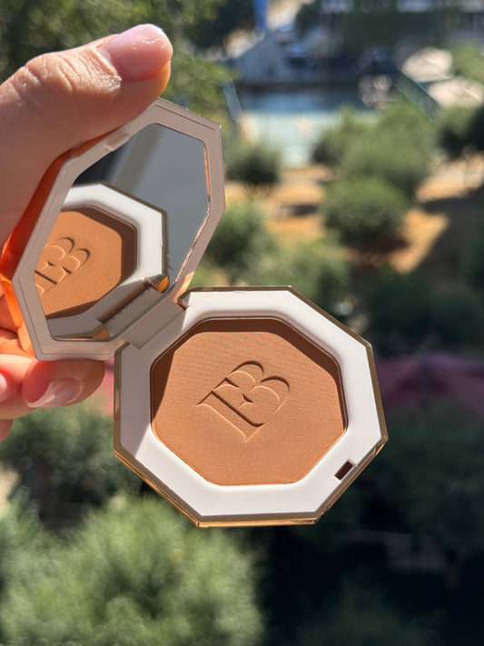 Fenty Beauty by Rihanna
Sun Stalk’r Instant Warmth Bronzer