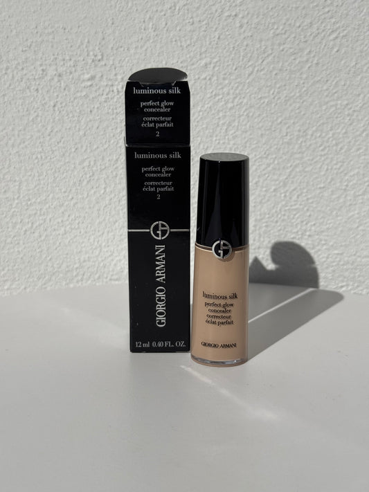Armani Beauty
Luminous Silk Hydrating Face and Under-Eye Concealer