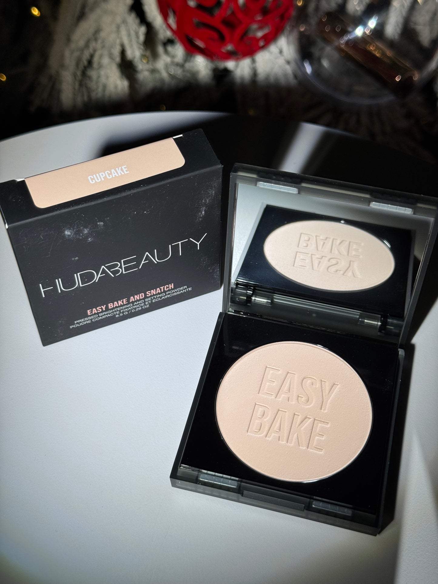 HUDA BEAUTY
Easy Bake and Snatch Pressed Talc-Free Brightening and Setting Powder