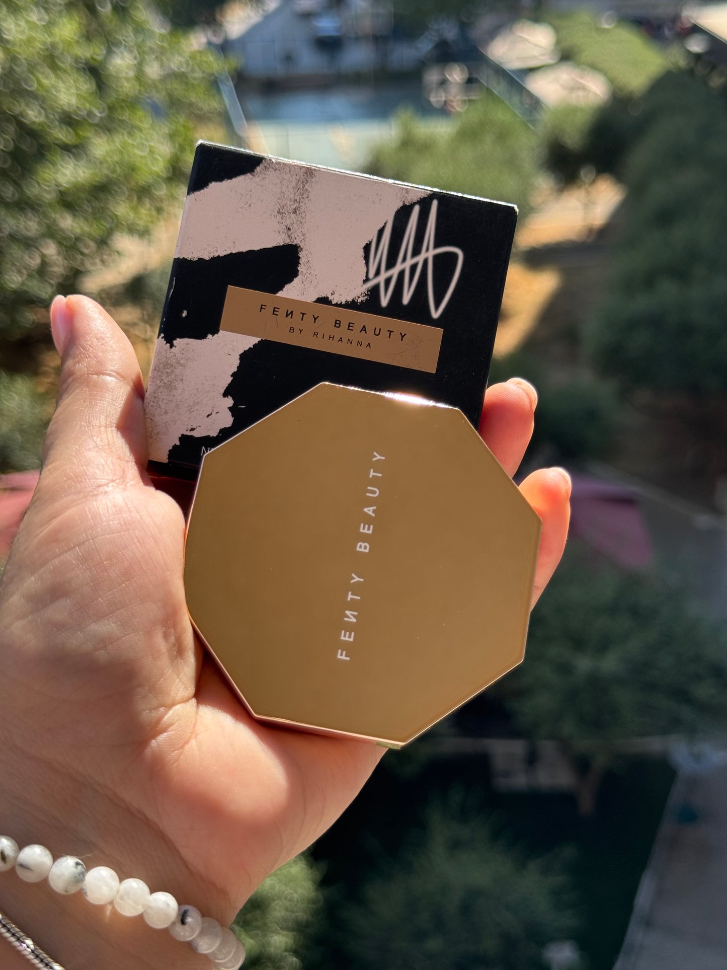 Fenty Beauty by Rihanna
Sun Stalk’r Instant Warmth Bronzer
