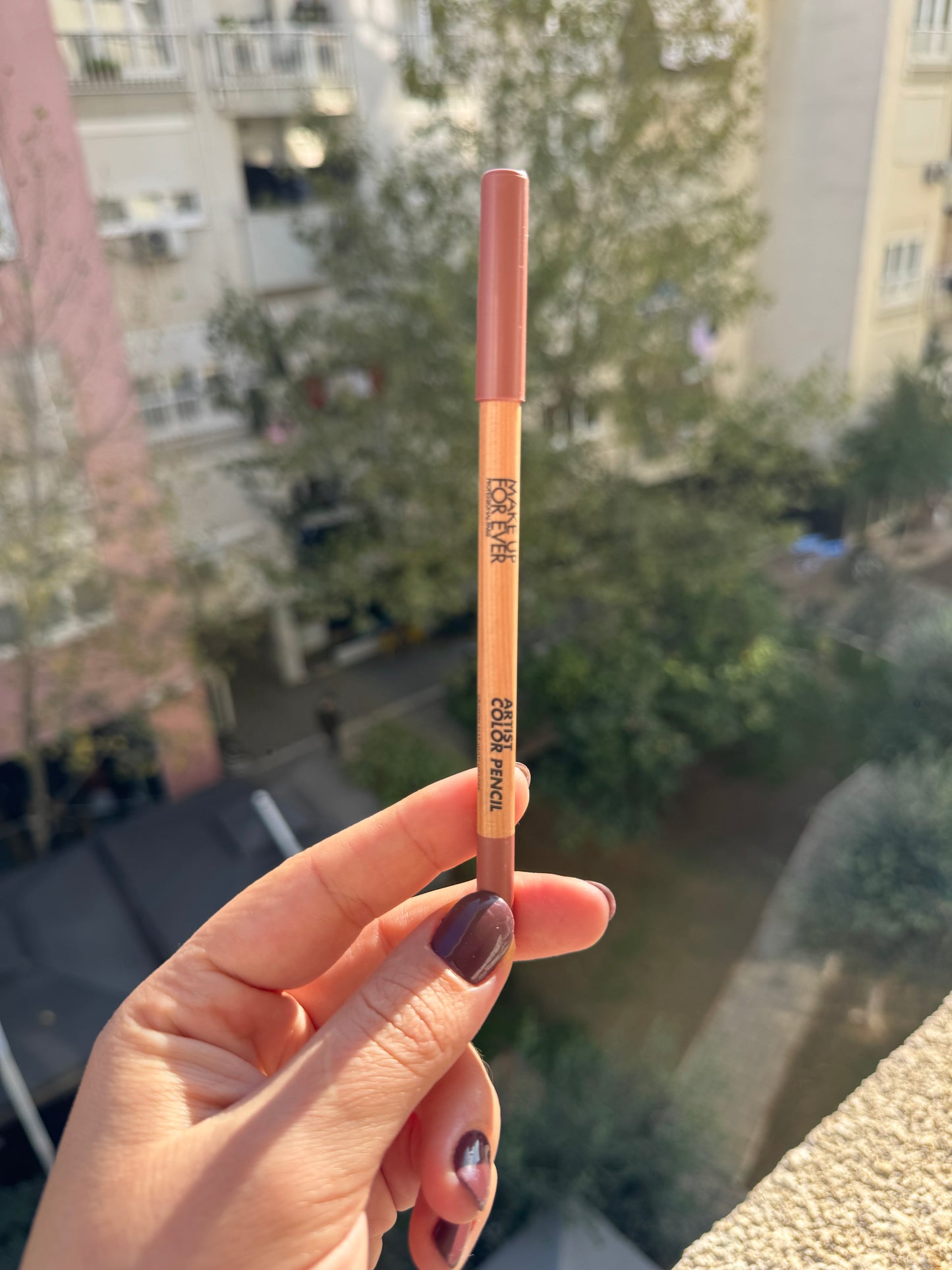 MAKE UP FOR EVER 
Artist Color Pencil Longwear Lip Liner