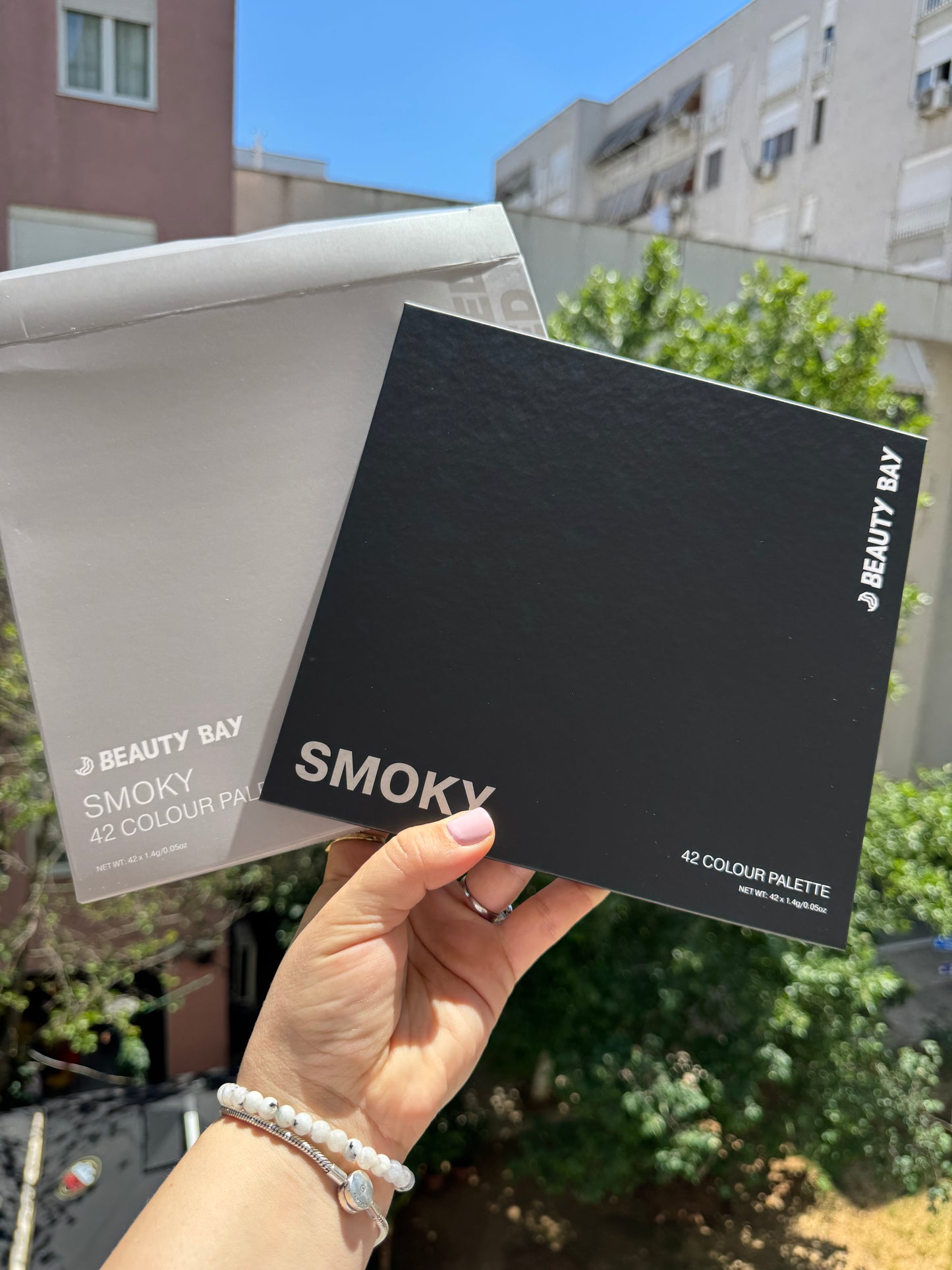 By Beauty Bay
SMOKY 42 Colour Palette