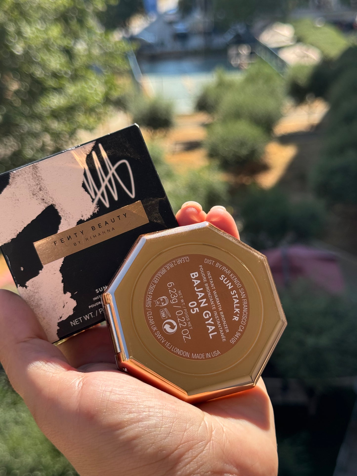 Fenty Beauty by Rihanna
Sun Stalk’r Instant Warmth Bronzer