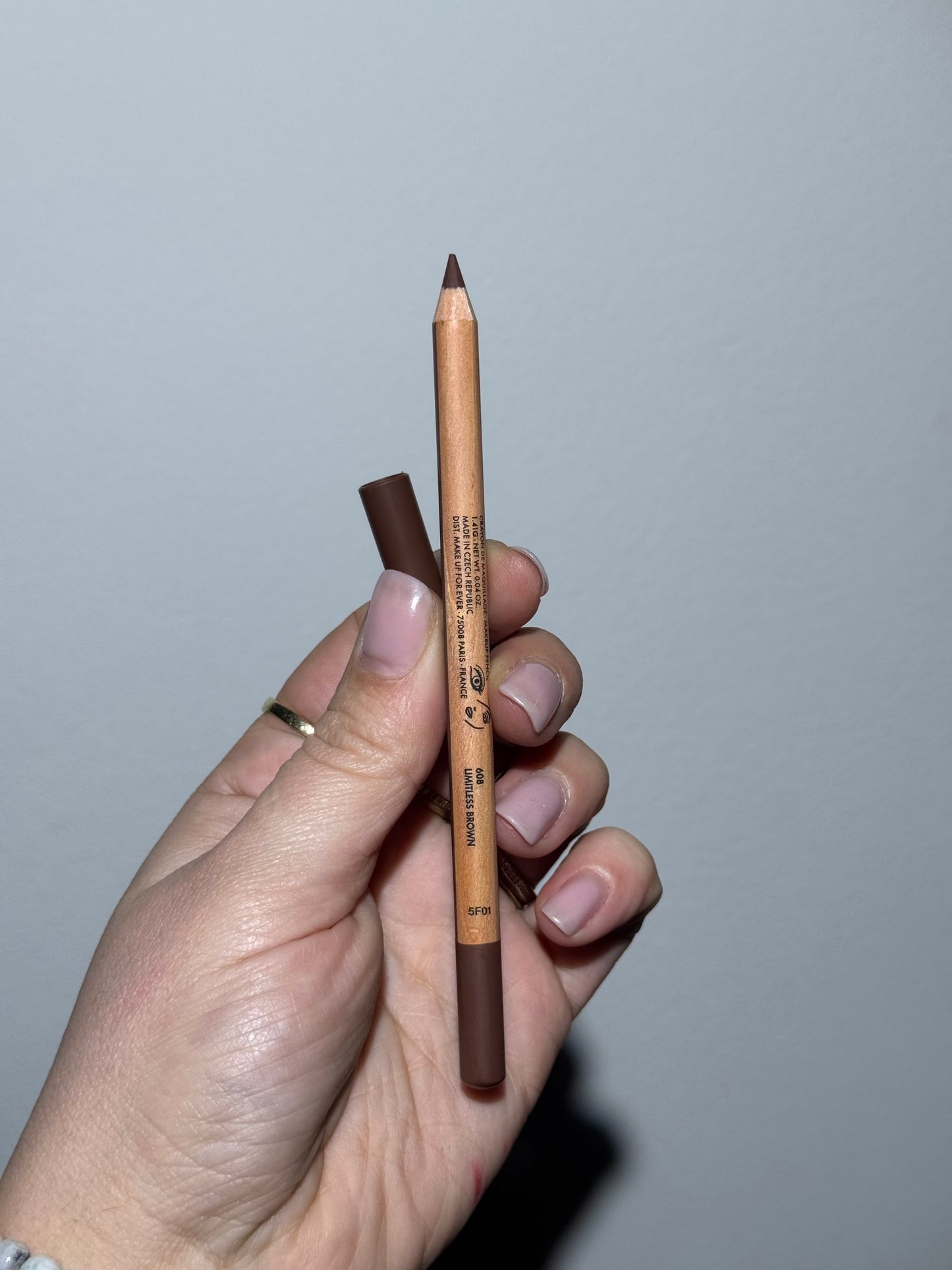 MAKE UP FOR EVER 
Artist Color Pencil Longwear Lip Liner