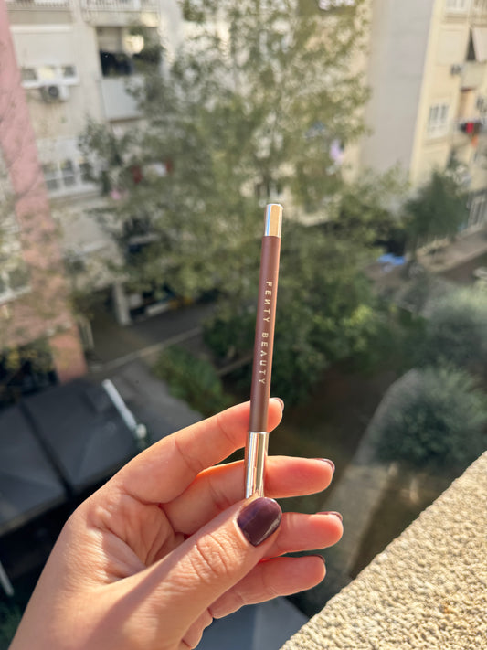 Fenty Beauty by Rihanna
Trace’d Out Longwear Waterproof Pencil Lip Liner