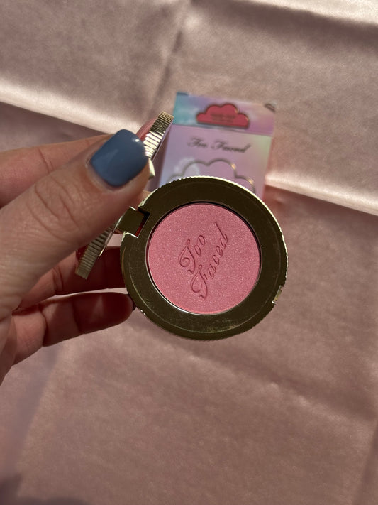 Too Faced 
Cloud Crush Blurring Powder Blush