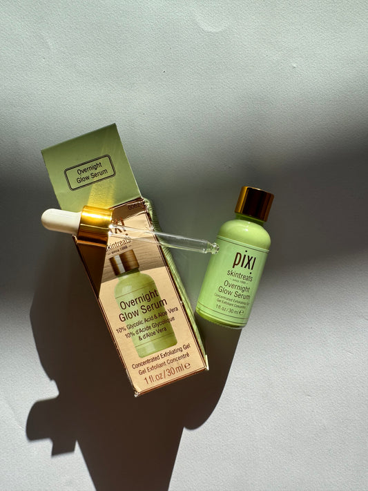 Pixi
Overnight Glow Serum
10% Glycolic Acid & Aloe Vera
Concentrated Exfoliating Gel