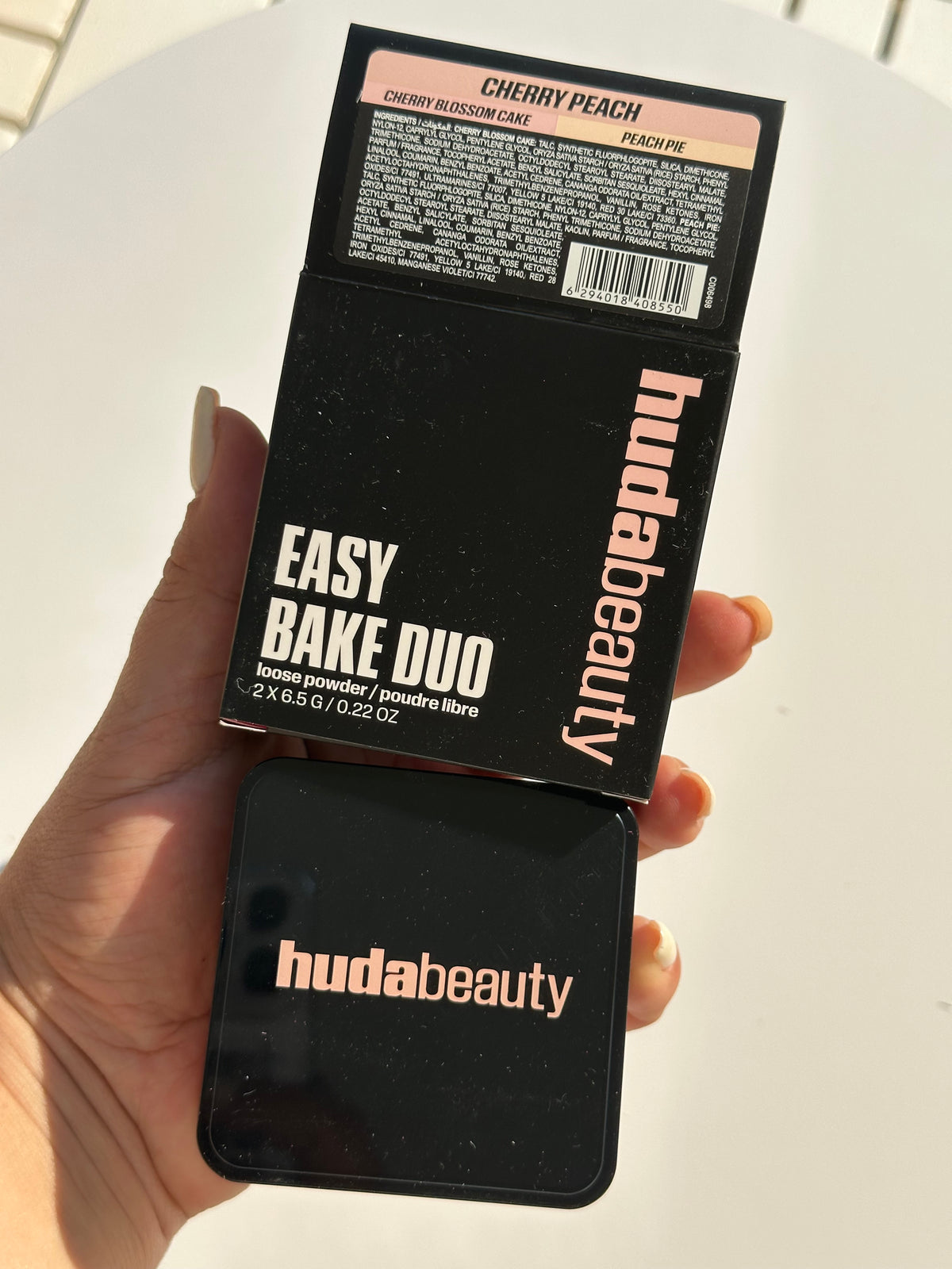 HUDA BEAUTY
Easy Bake Blurring Loose Baking & Setting Powder