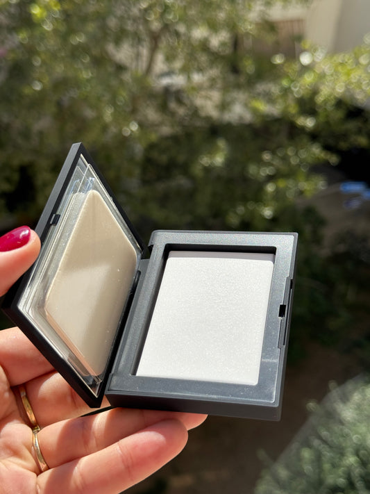 Nars
LIGHT REFLECTING™ SETTING POWDER - PRESSED