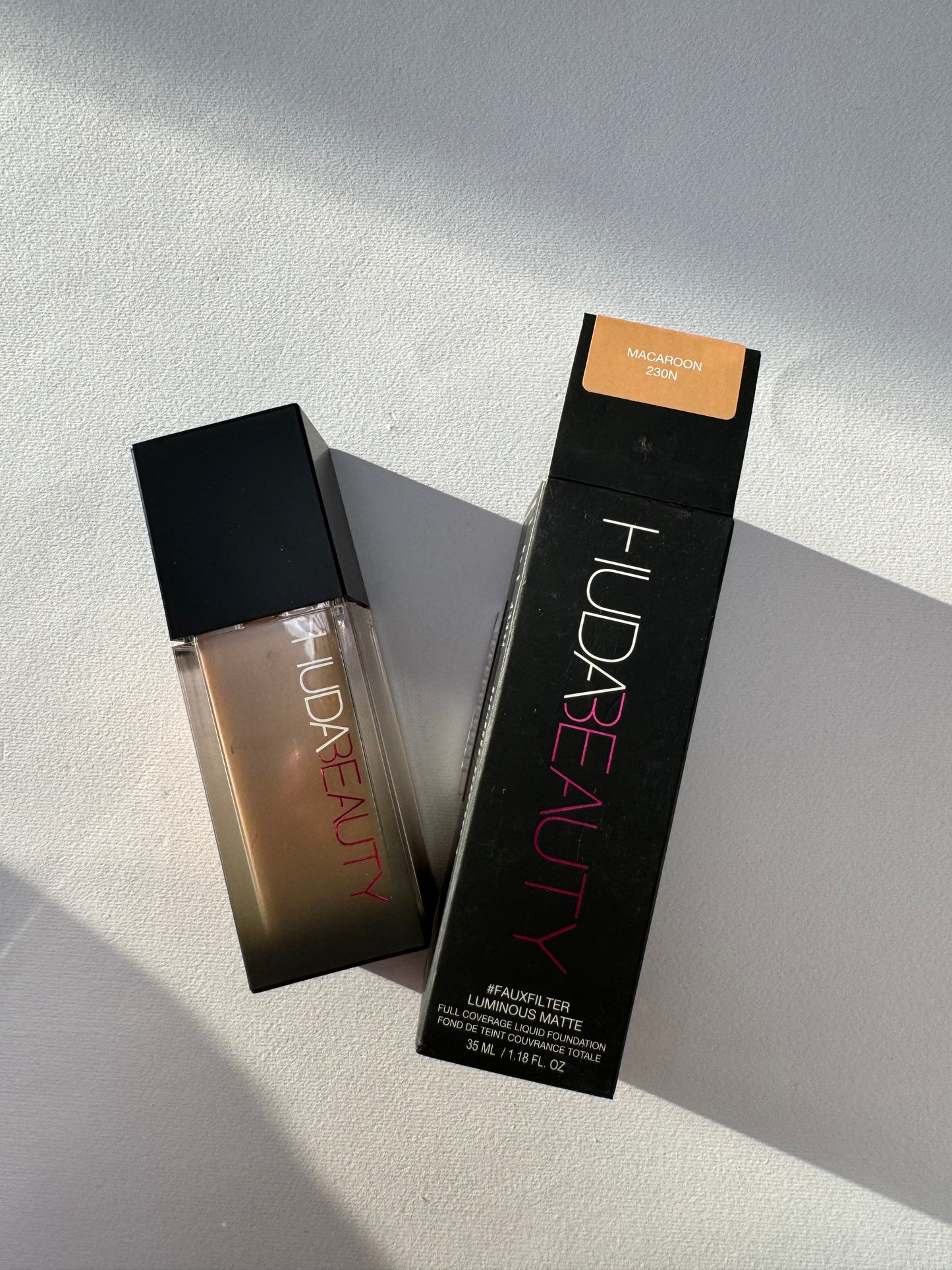 HUDA BEAUTY
#FauxFilter Luminous Matte Foundation