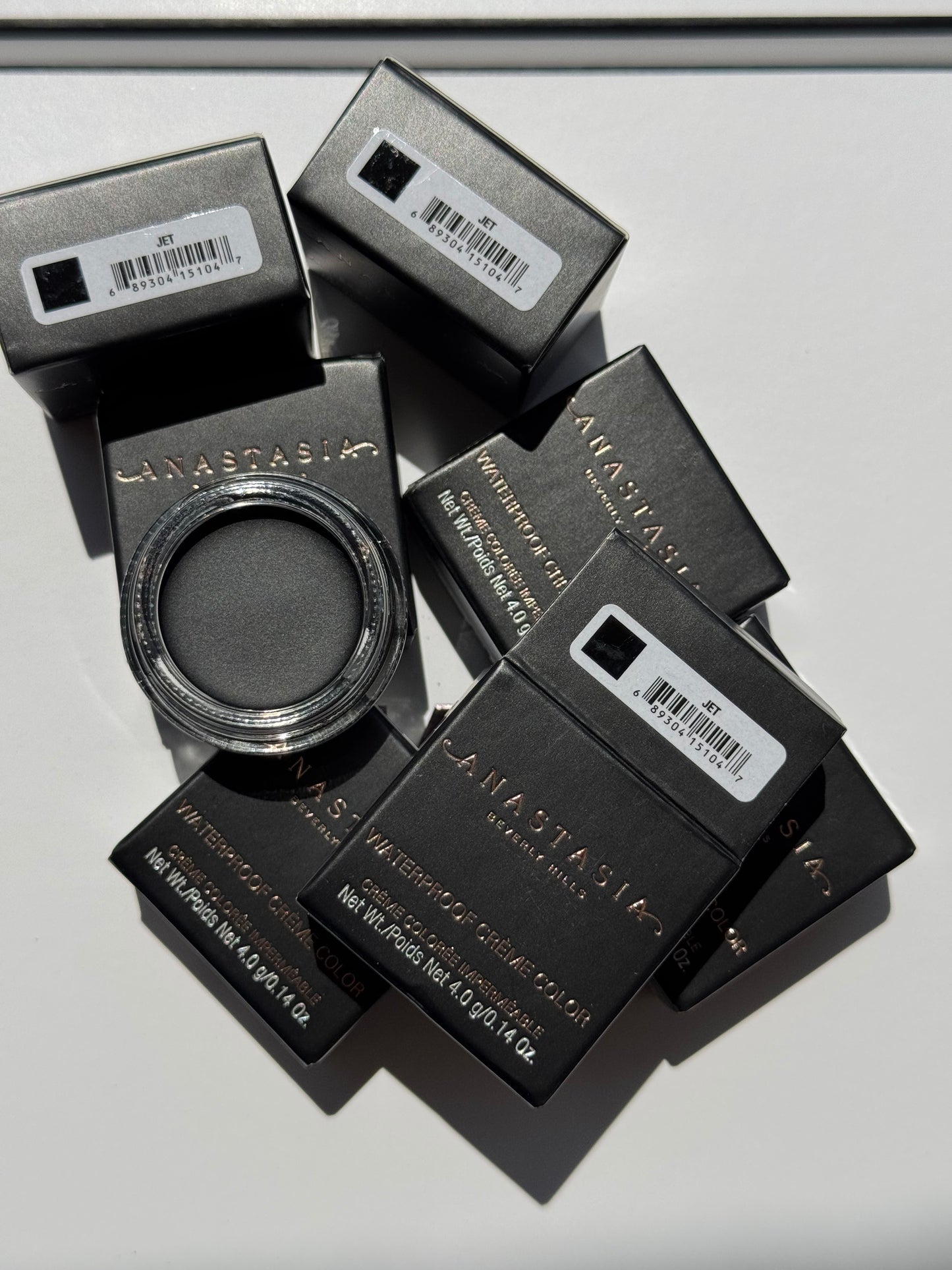 ANASTASIA BEVERLY HILLS
WATERPROOF CREME COLOR - JET MATTE