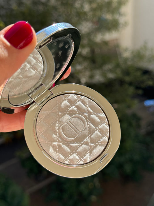 Dior
Forever Glow Luminizer
Pa Kuti