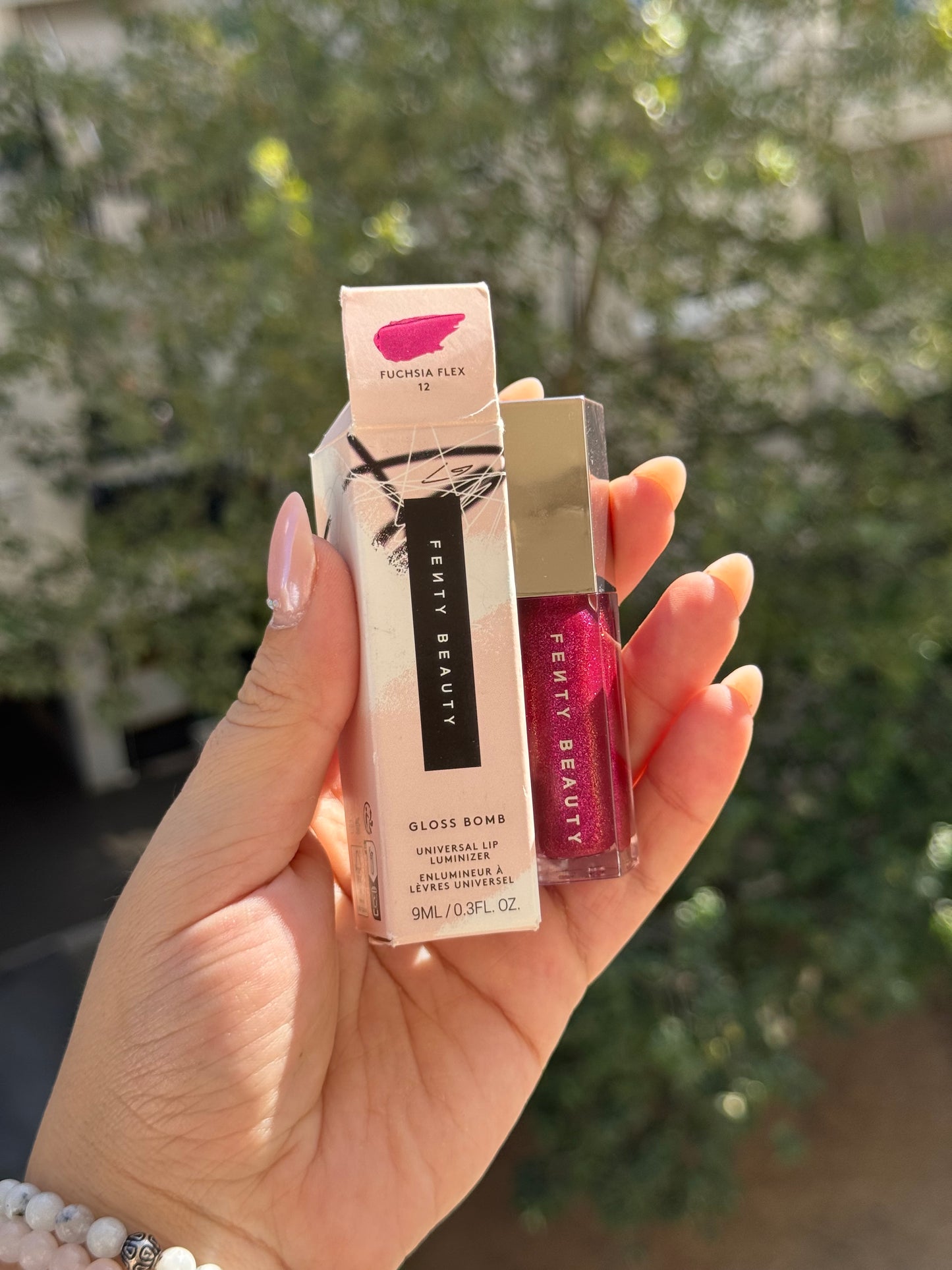 Fenty Beauty by Rihanna
Gloss Bomb Universal Lip Luminizer