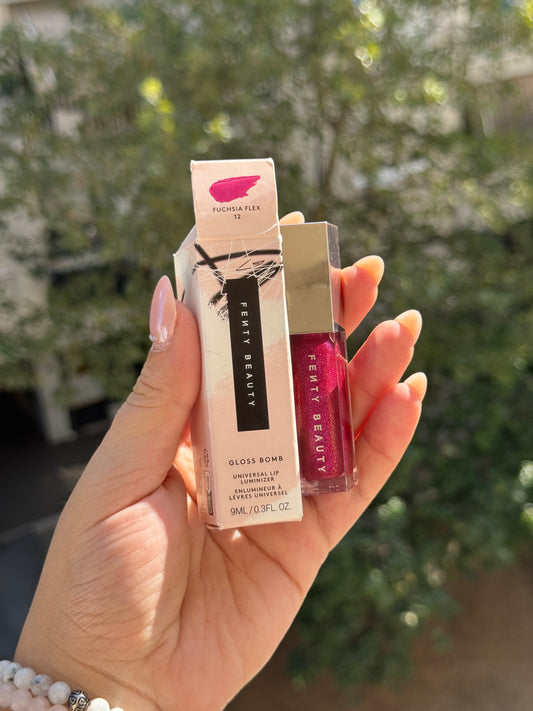 Fenty Beauty by Rihanna
Gloss Bomb Universal Lip Luminizer