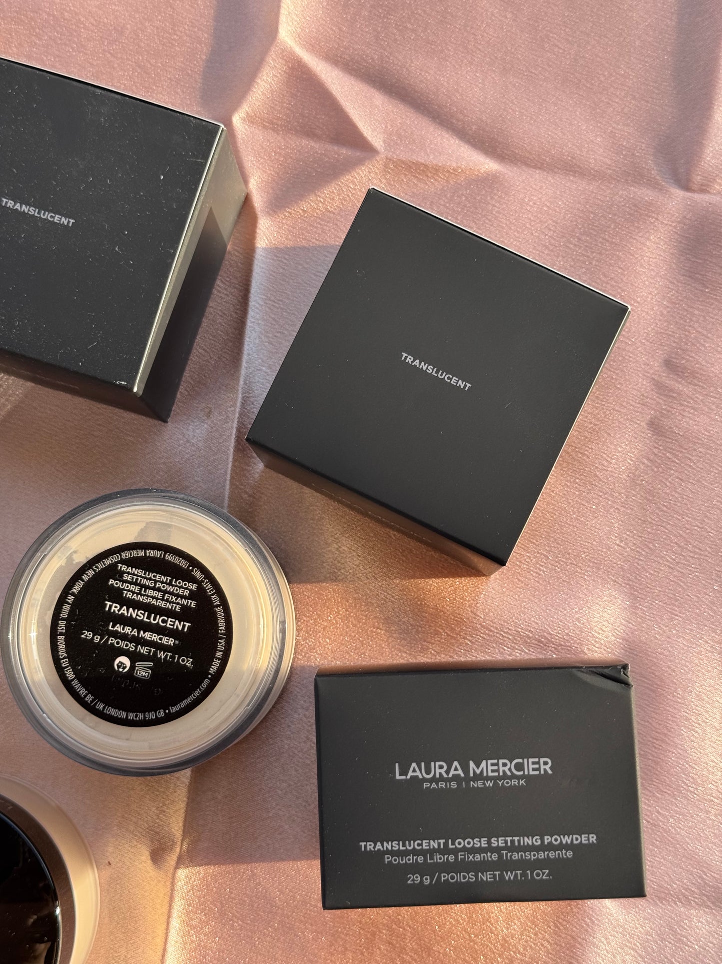 Laura Mercier 
Translucent Loose Longwear Setting Powder