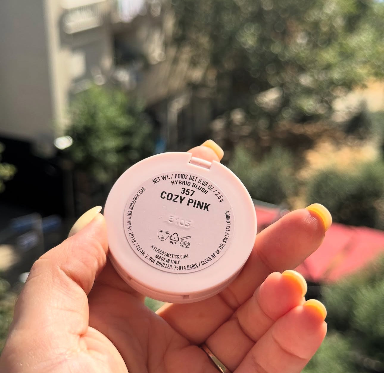 Kylie Jenner
Hybrid Blush Cream & Powder Blush