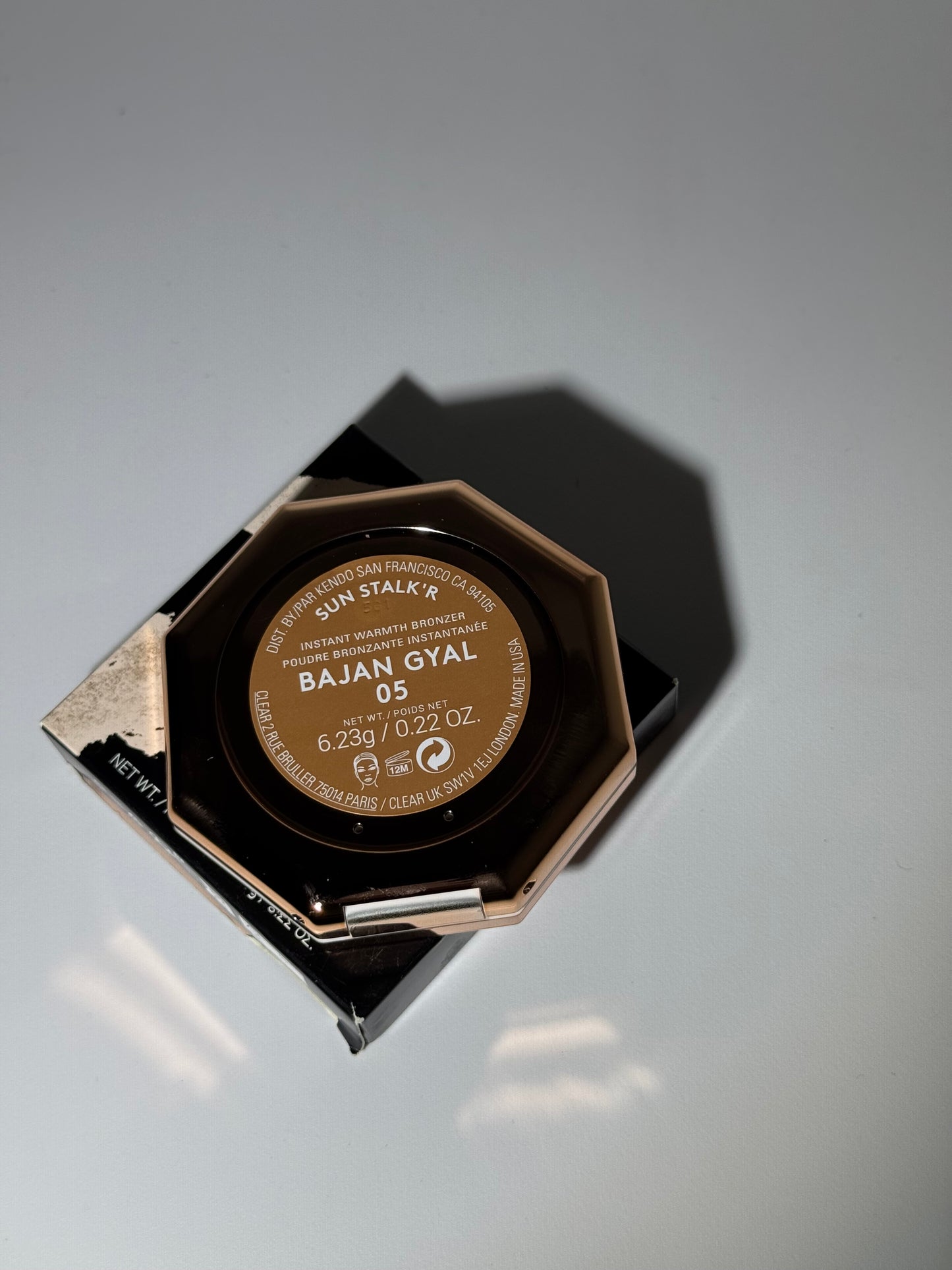 Fenty Beauty by Rihanna
Sun Stalk’r Instant Warmth Bronzer